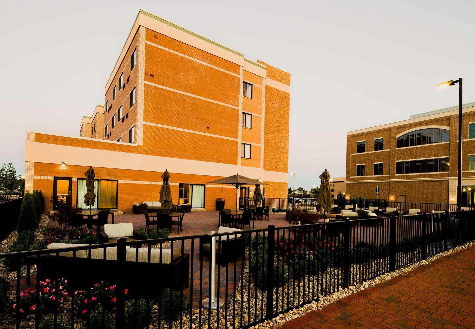 Courtyard Bay City Exterior foto